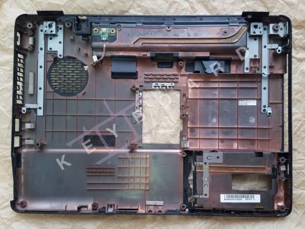 Нижня частина Toshiba Satellite L300